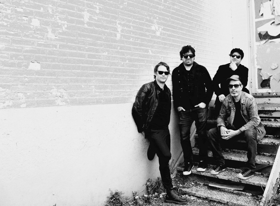 Welcome Les Mains Sales!